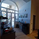 Un Posto A Napoli